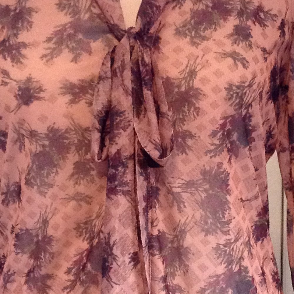 Rose colored see through buttoned down top Large - Picture 2 of 4